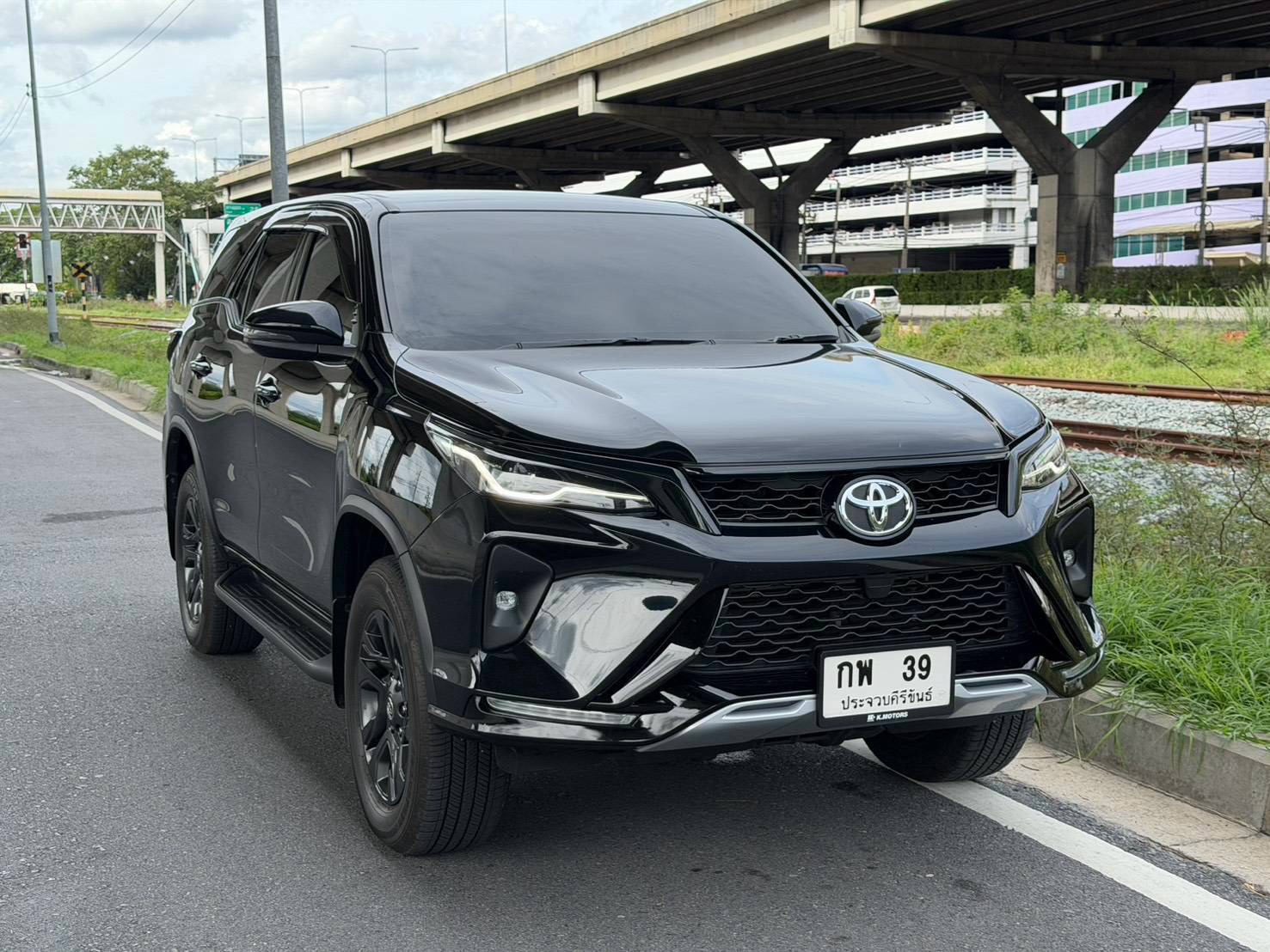 SUV vehicle example